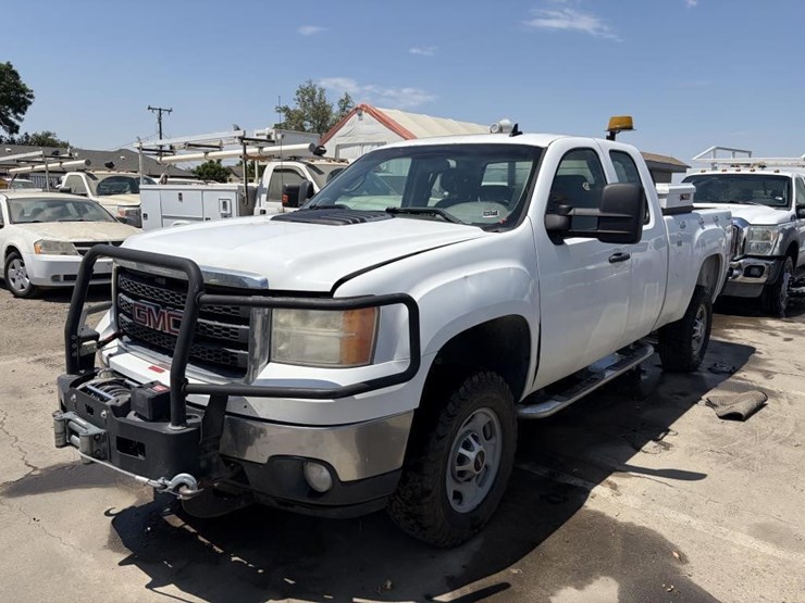 2012-gmc-sierra-2500-image-1