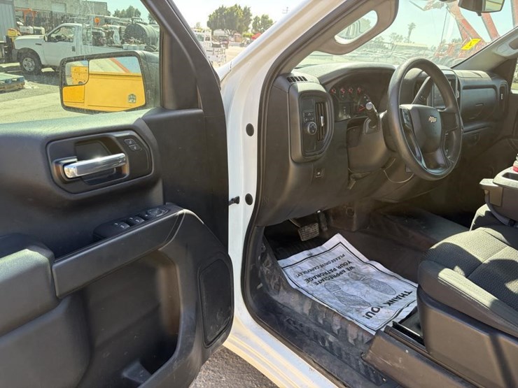 2020-chevrolet-silverado-1500-image-13