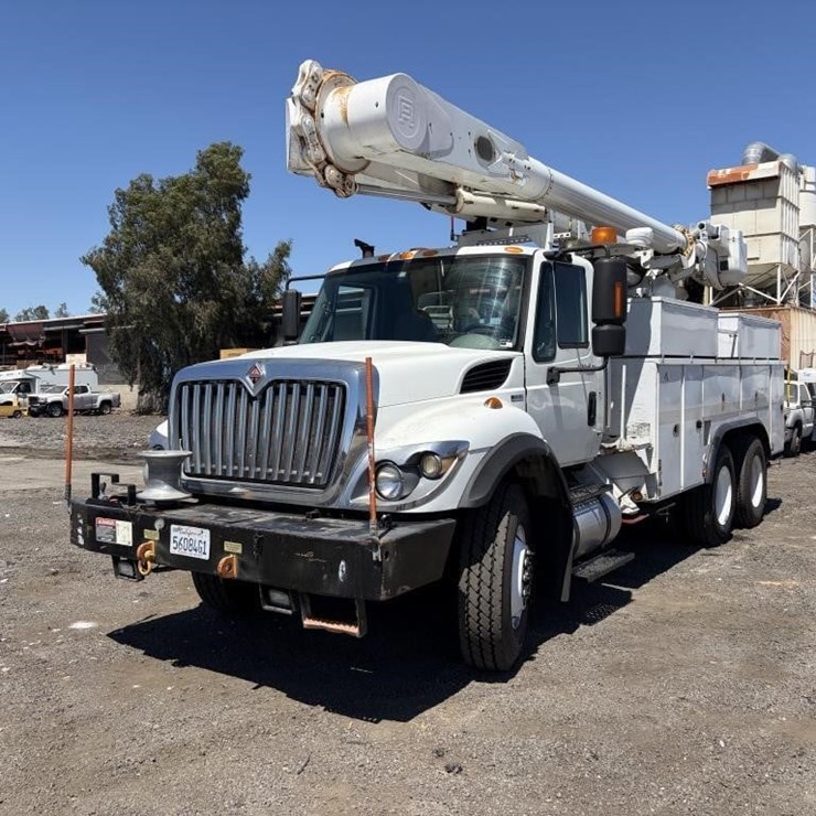 2013 INTERNATIONAL 7400