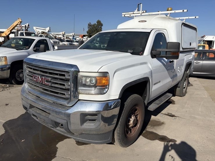 2015-gmc-sierra-3500hd-image-1