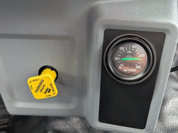 2016-ford-f750-image-31