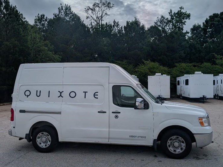 2013-nissan-nv3500-image-13