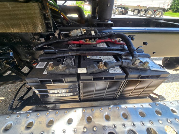 2005-sterling-l9500-image-86