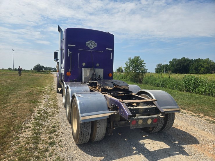 2006-kenworth-w900-image-13