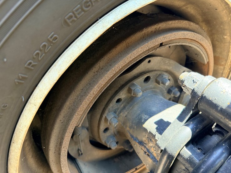 2010-kenworth-t800-image-78