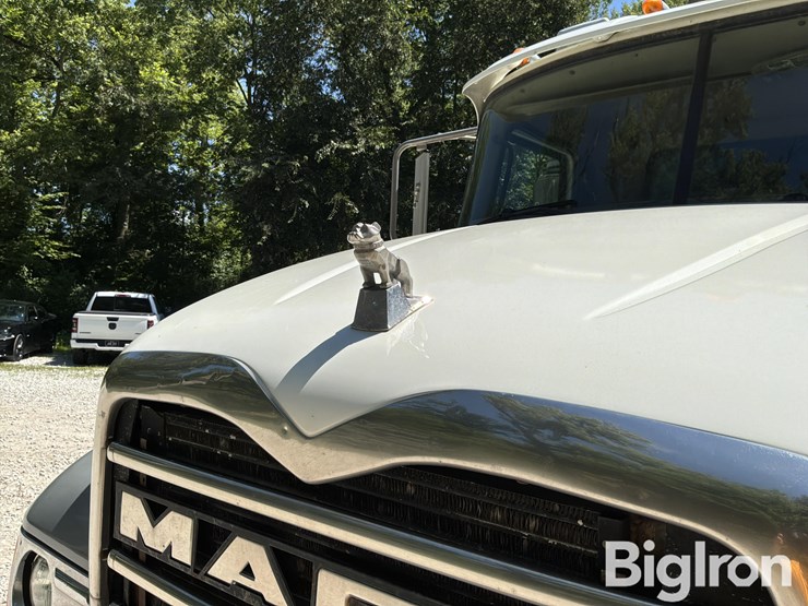2003-mack-granite-cv713-image-15