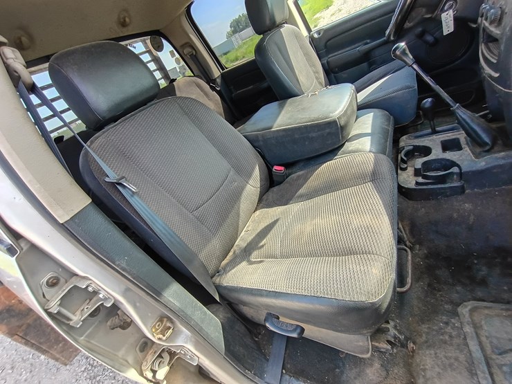 2003-dodge-ram-3500-image-35