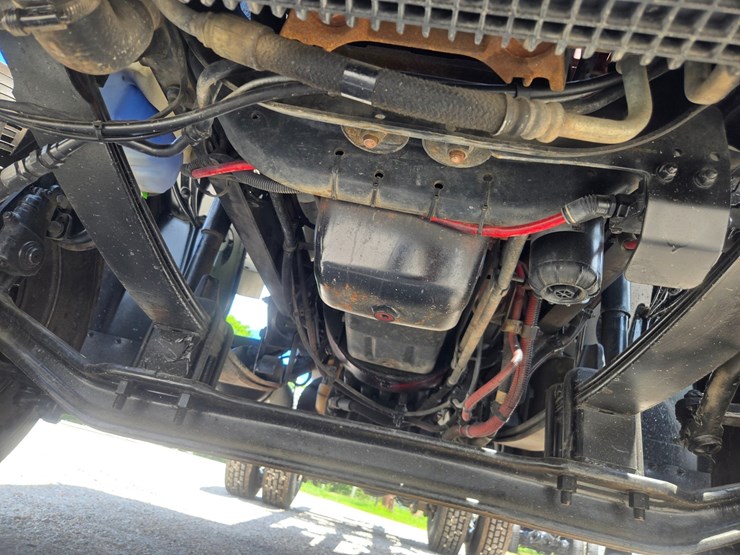 2018-freightliner-m2-106-image-31