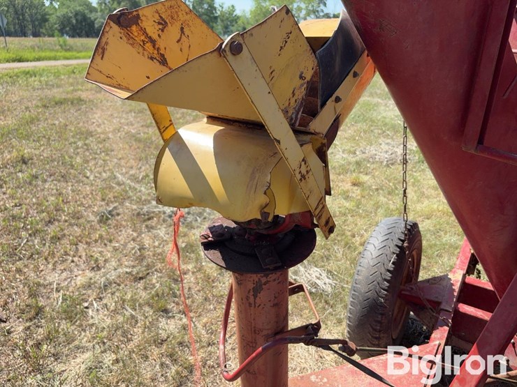 new-holland-352-image-20