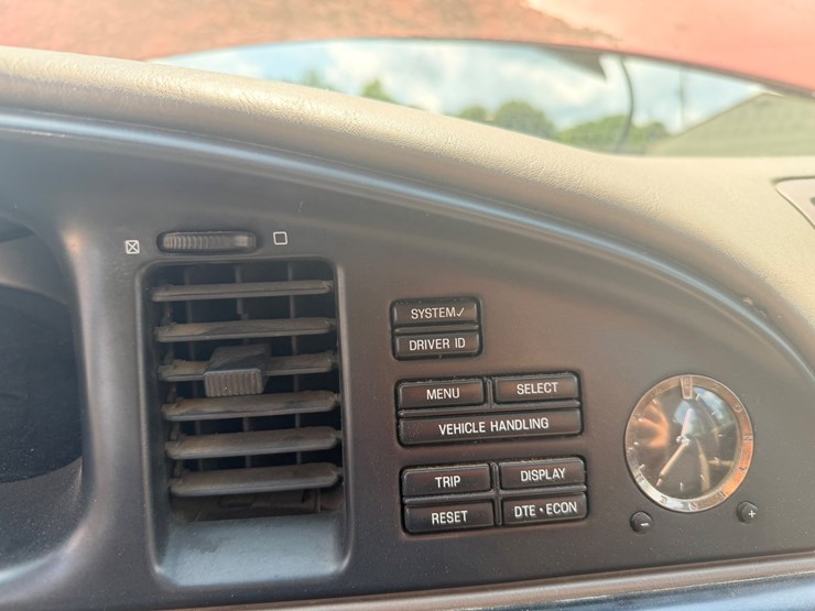#25037-•-1998-lincoln-continental-passenger-car-image-36