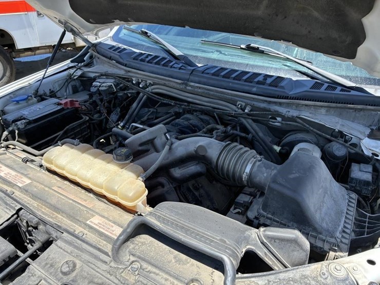 2017-ford-f150-image-8