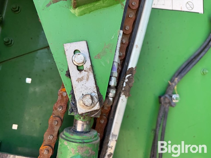 2021-john-deere-560r-image-13