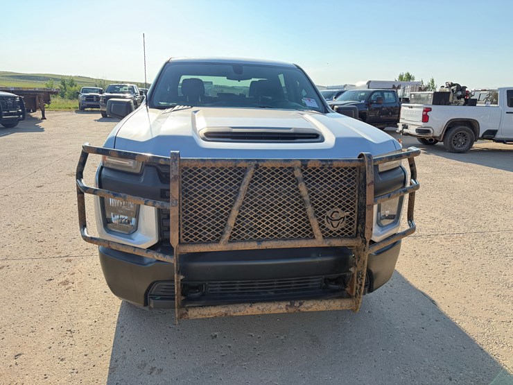 2021-chevrolet-silverado-2500hd-image-3