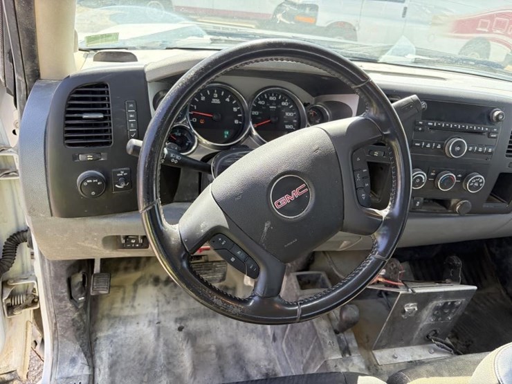 2012-gmc-sierra-2500-image-14