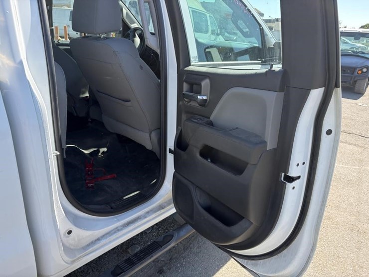 2017-gmc-sierra-2500hd-image-11