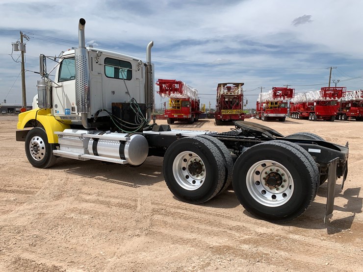 2019-western-star-4900-image-3