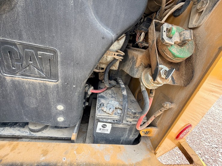 2014-caterpillar-272d-image-33