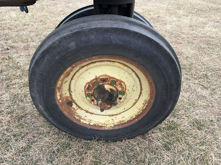 john-deere-520-image-18