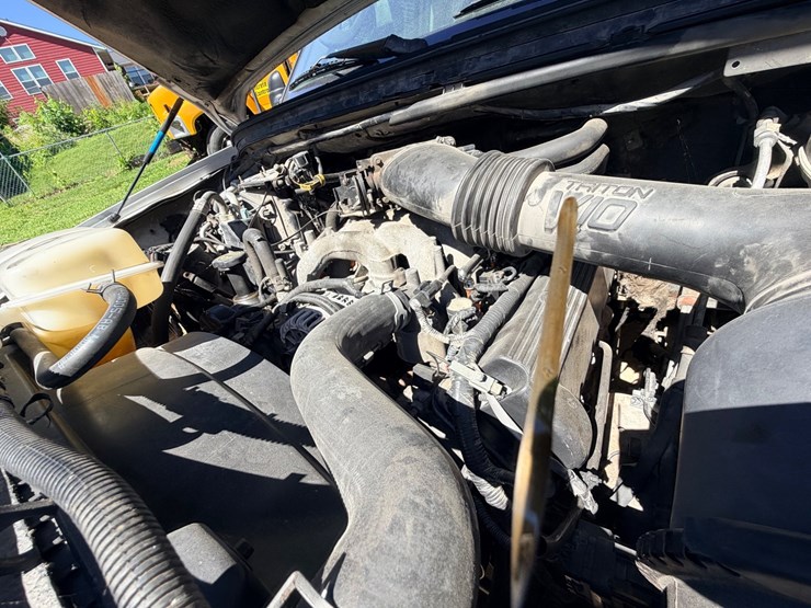 2003-ford-f550-image-36