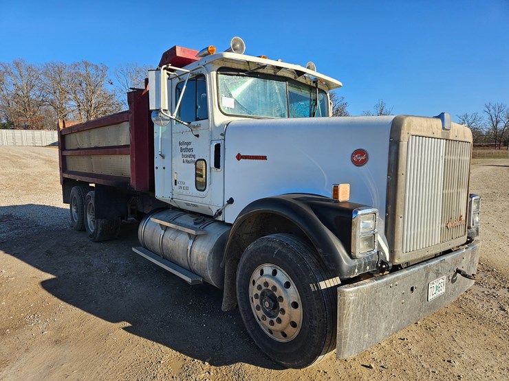 1990-international-f9370-image-22