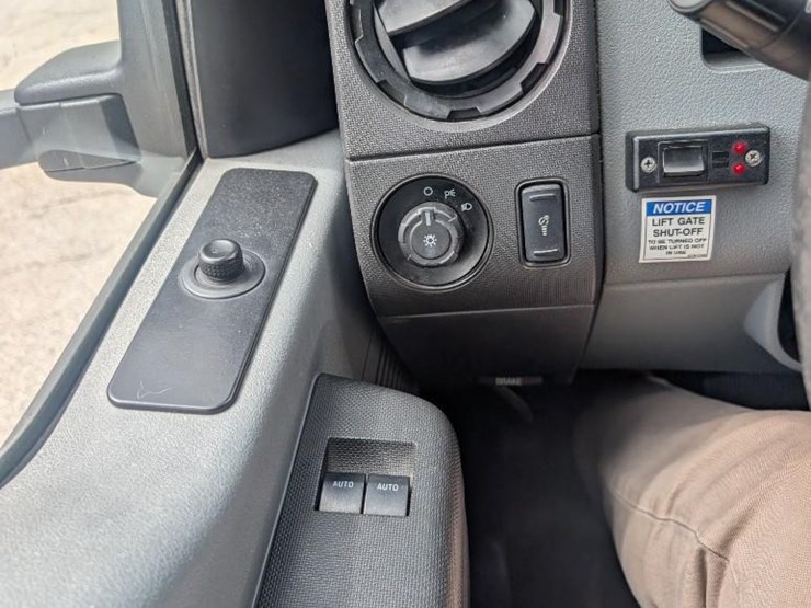 2016-ford-f550-image-23