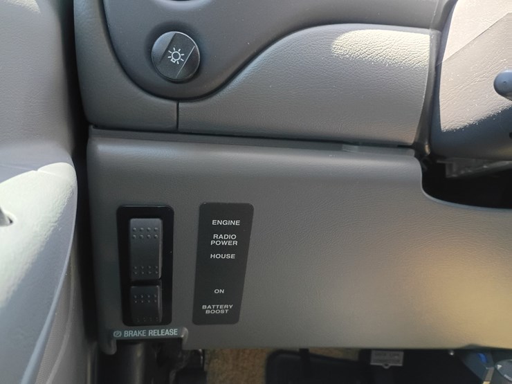 2005-ford-e450-image-52