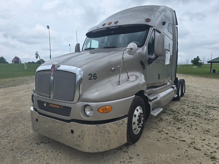 2010-kenworth-t2000-image-1