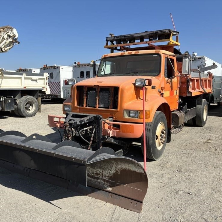 2001 INTERNATIONAL 4900