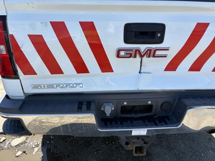 2015-gmc-2500hd-image-7