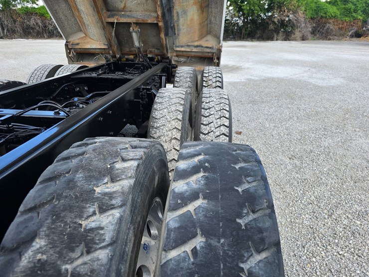 2015-kenworth-t800-image-106