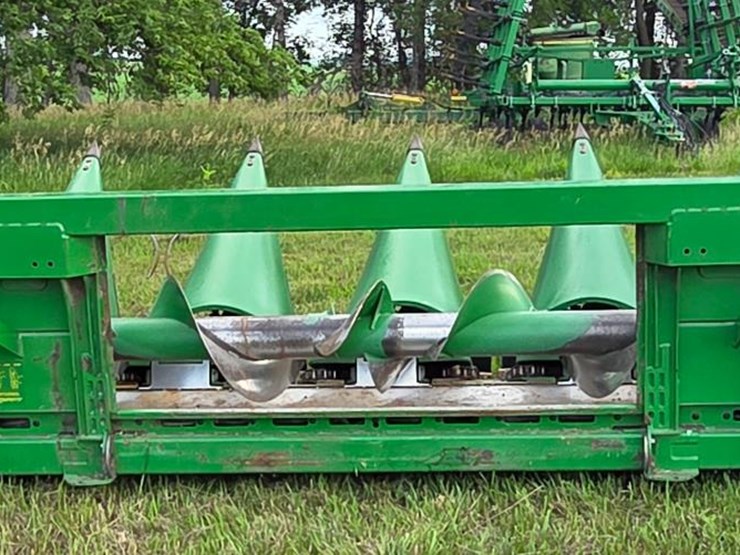 2010-john-deere-608c-image-6