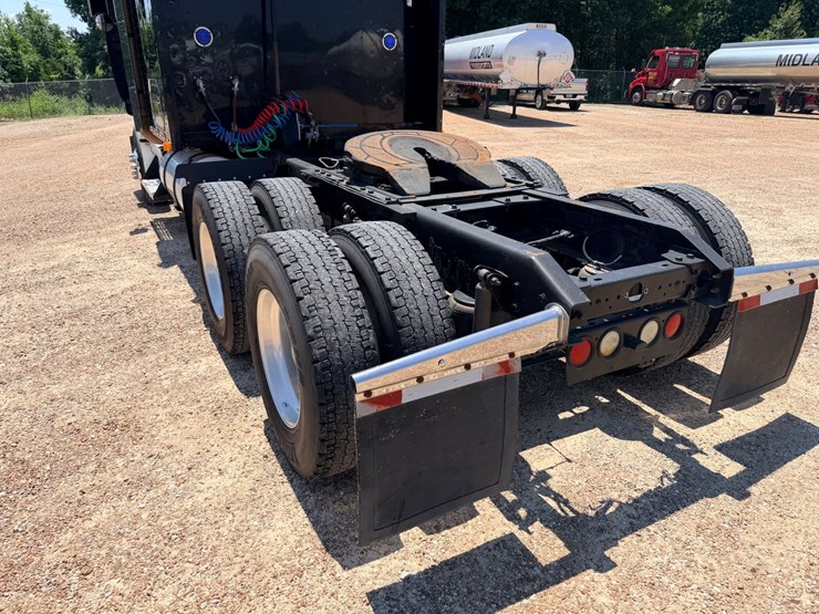 2010-kenworth-t800-image-60