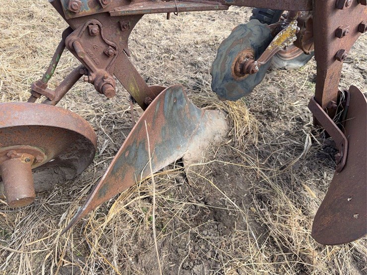john-deere-no.-44-pull-type-two-bottom-plow-image-13