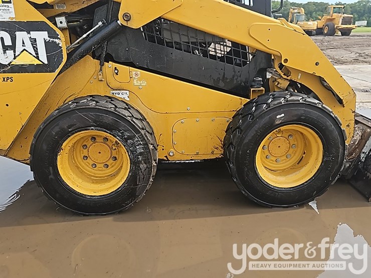 2016-caterpillar-262d-image-8