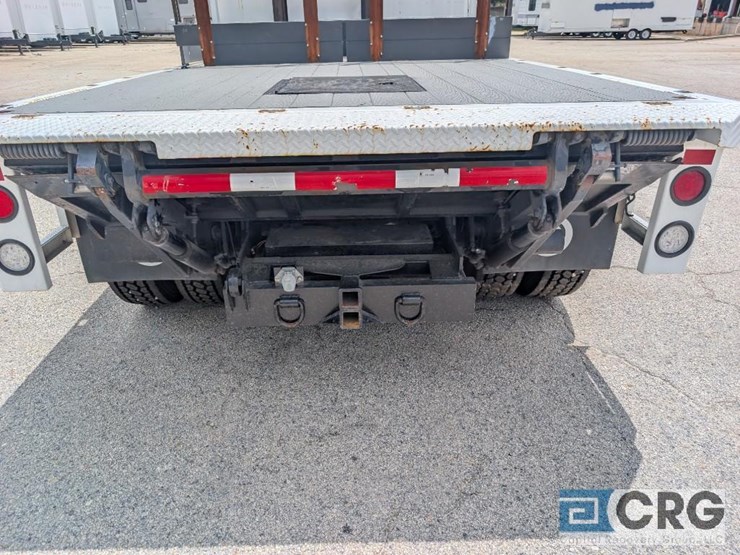 2011-freightliner-m2-stakebed-truck-image-29