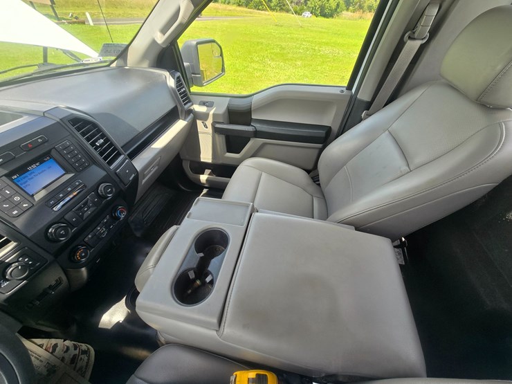 2019-ford-f150-image-34