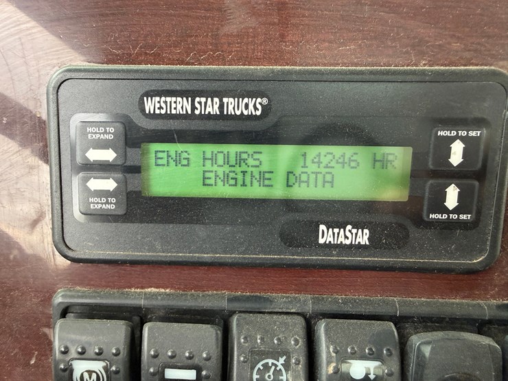 2014-western-star-4900-image-37