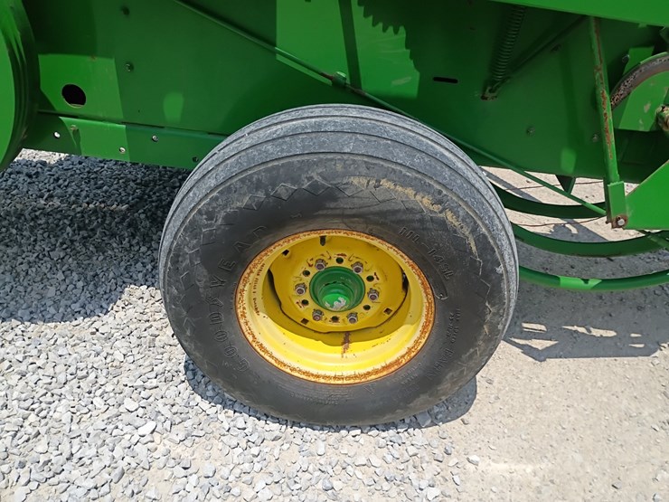 john-deere-348-image-36