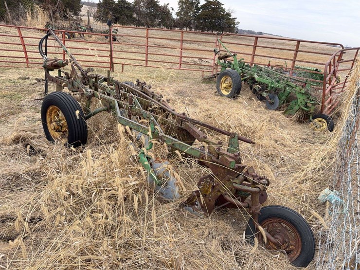 john-deere-pull-type-four-bottom-plow-image-6