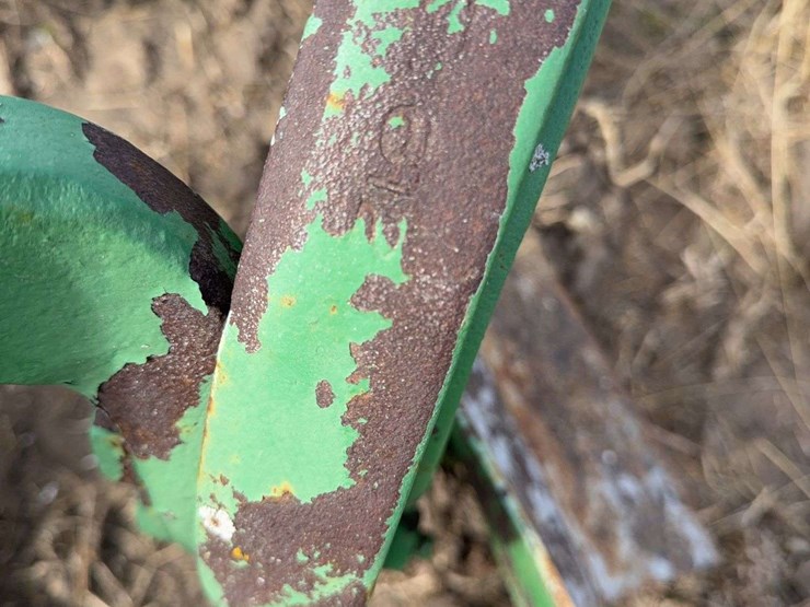 john-deere-pull-type-two-bottom-plow-image-20