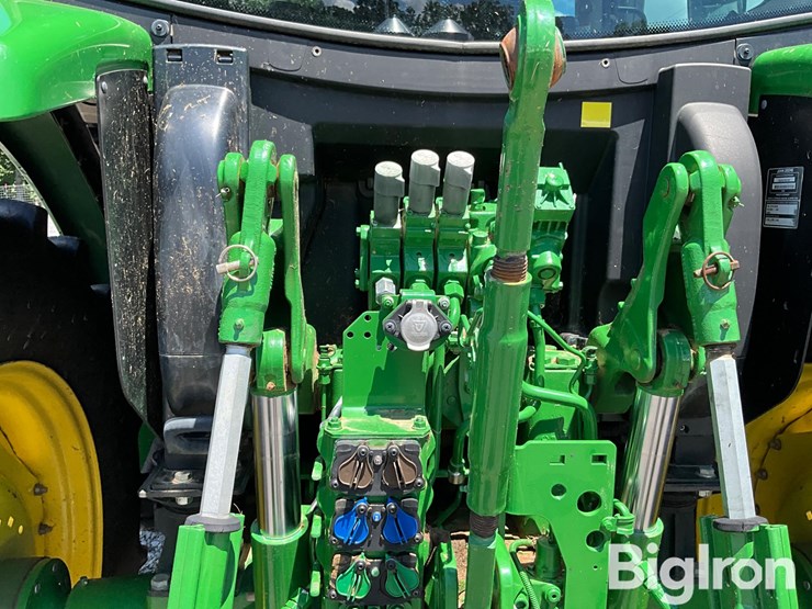 2019-john-deere-6110r-image-19