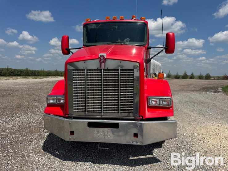 2013-kenworth-t800-image-2