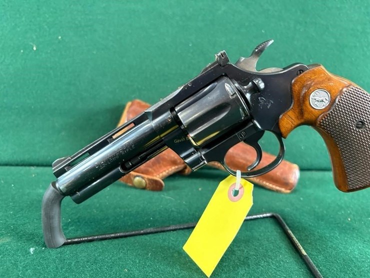 colt-diamondback-22lr-revolver-image-7