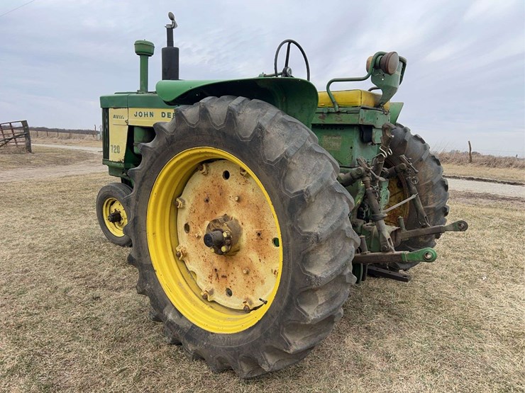 john-deere-720-image-3
