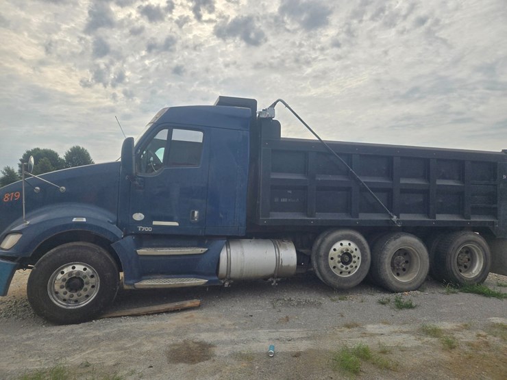 2011-kenworth-t700-image-5