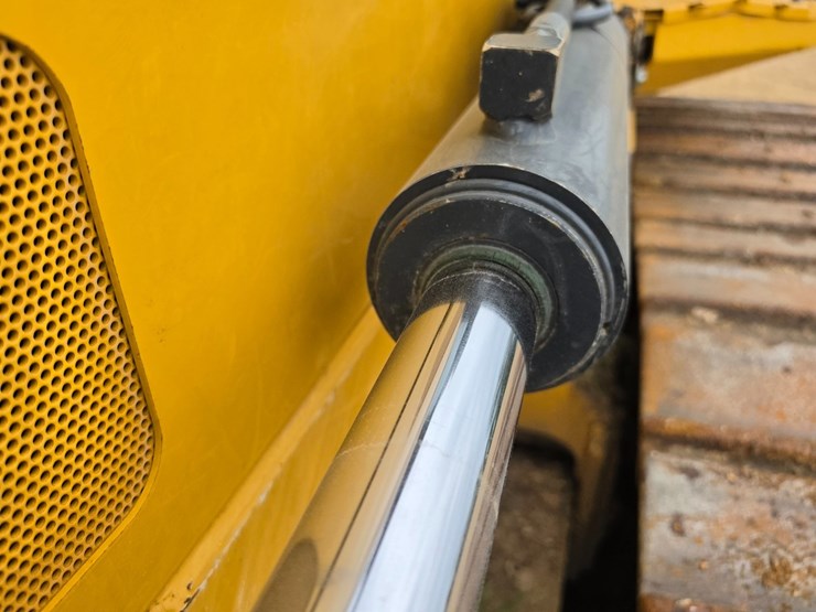 2015-deere-700k-image-99