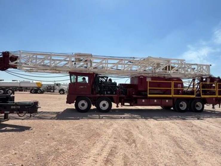 1980-taylor-4-axle-well-service-rig-image-1