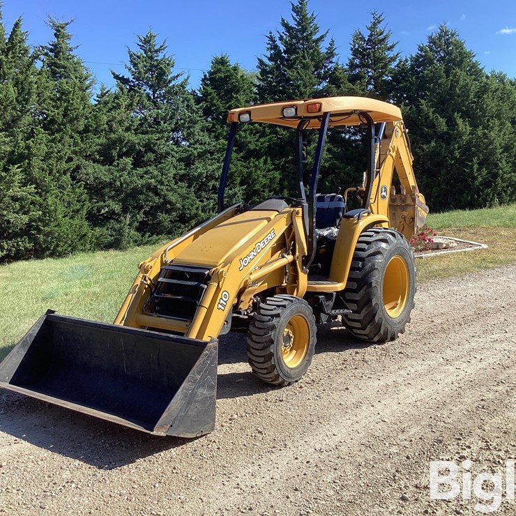 2001 JOHN DEERE 110