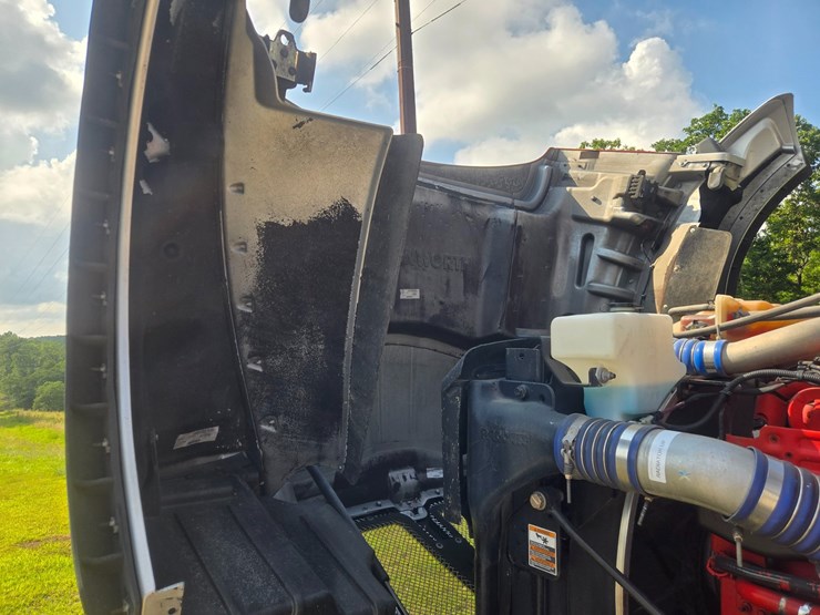 2019-kenworth-t880-image-36