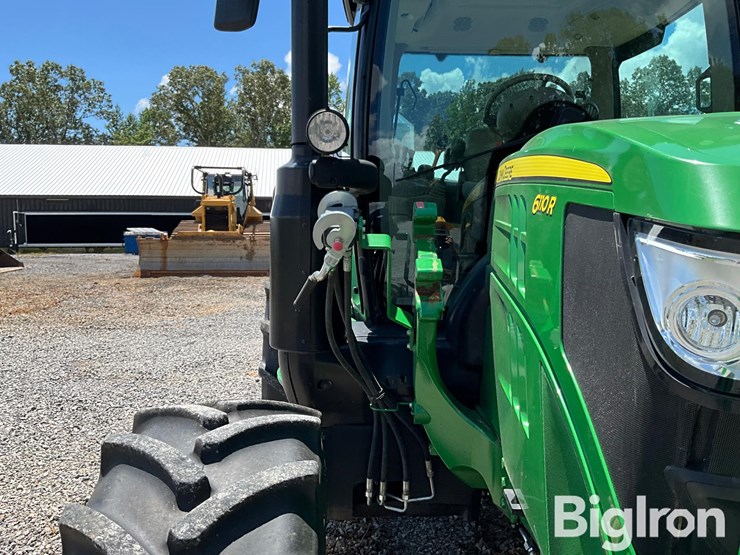 2019-john-deere-6110r-image-15